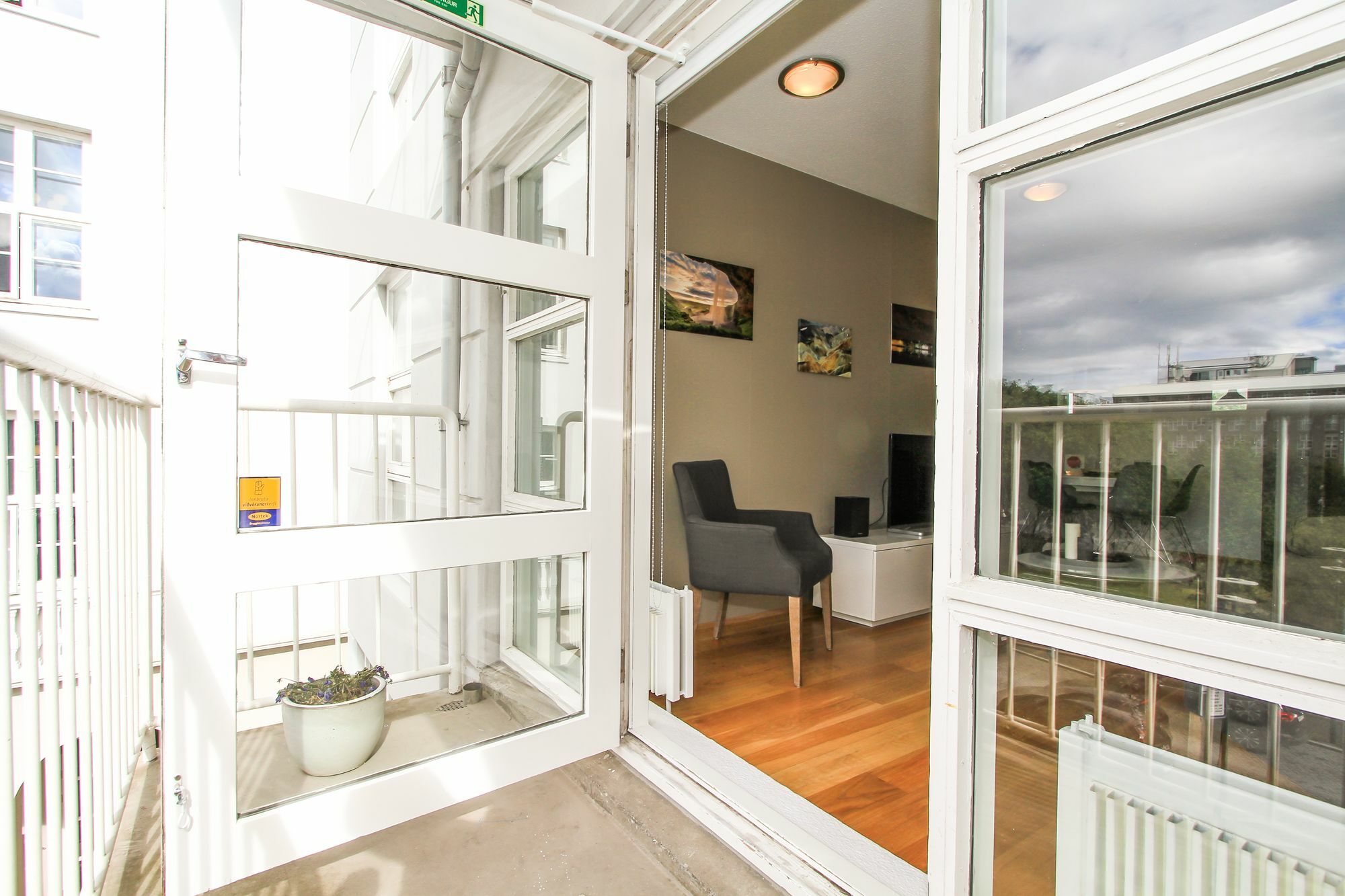 Downtown Charm Reykjavik Apartment ภายนอก รูปภาพ
